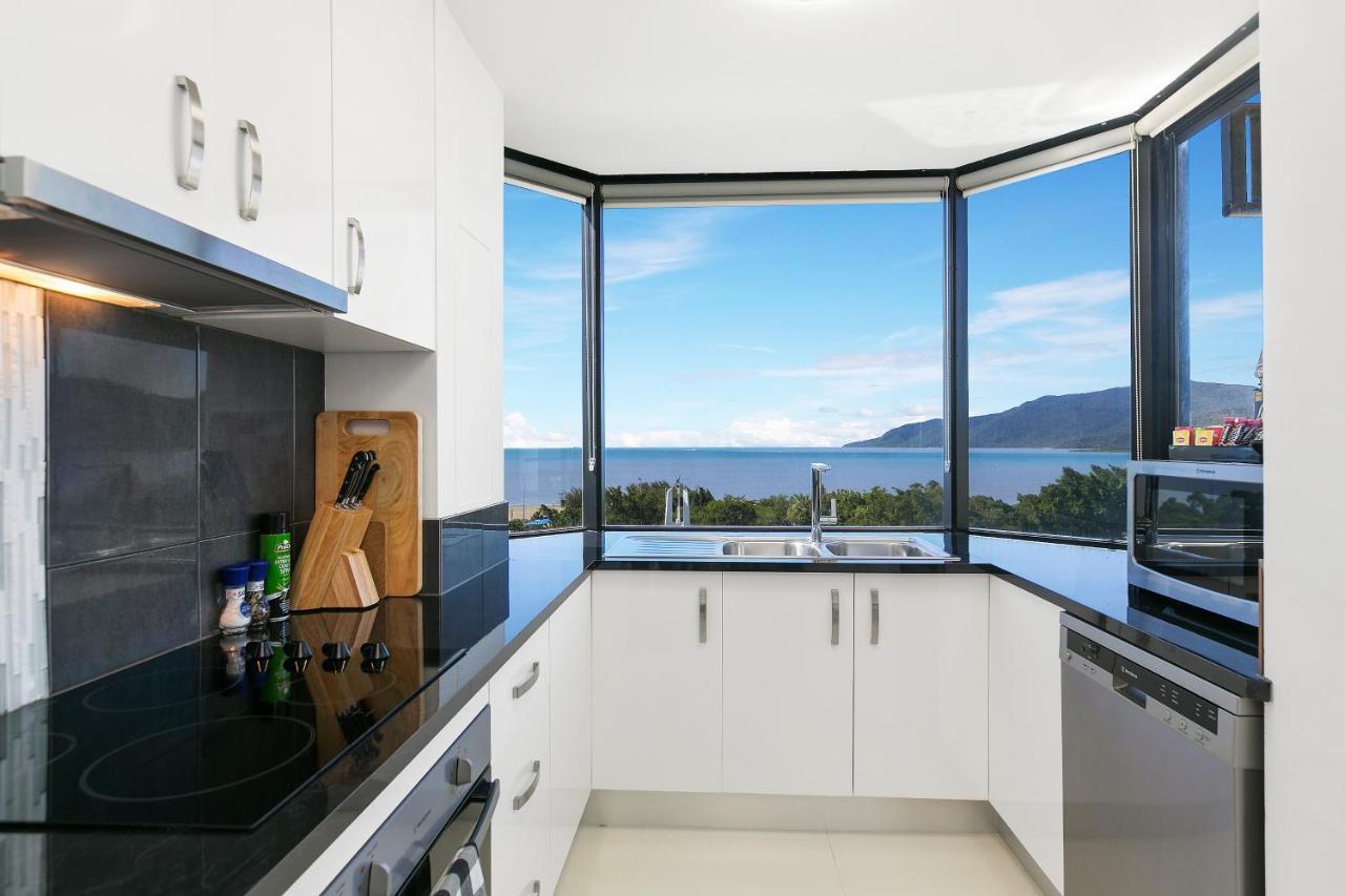 Cairns Luxury Seafront Apartment Exterior photo