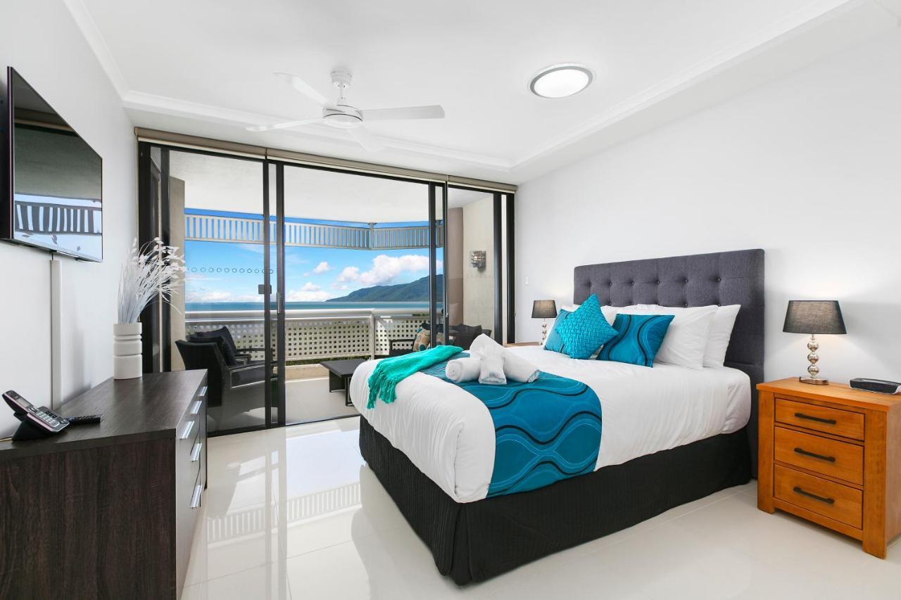 Cairns Luxury Seafront Apartment Exterior photo